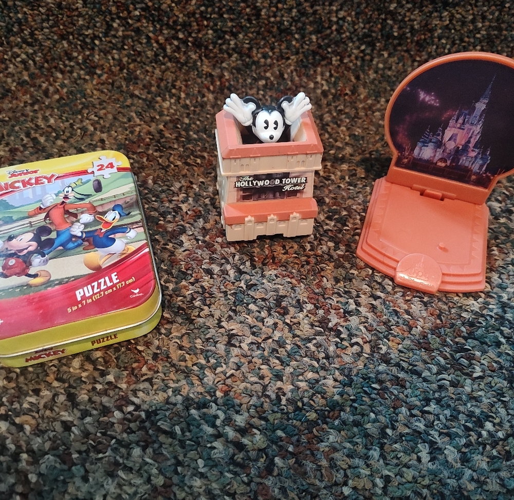Disney Red and Orange Puzzle Game Set